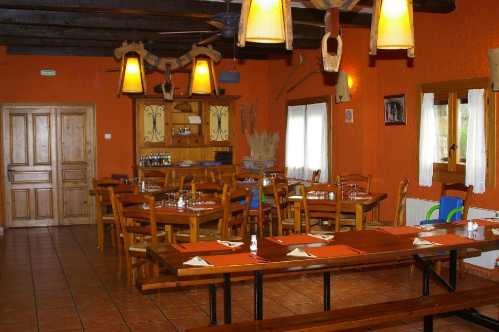 Hosteleria Santa Cruz Santa Cruz De La Seros Luaran gambar